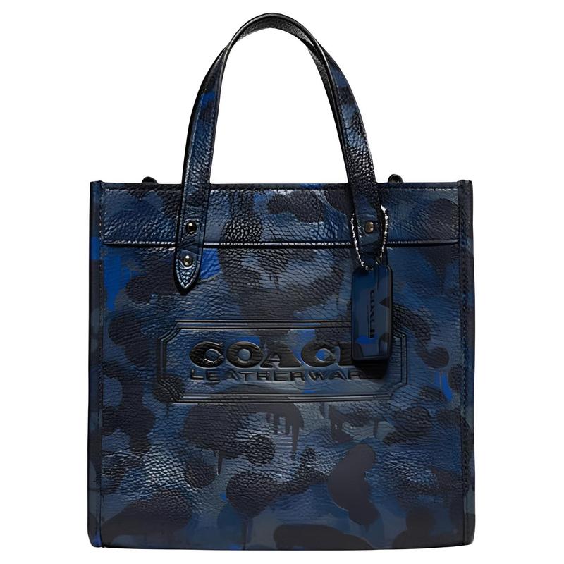 COACH Field 22 buckle camouflage print cow leather crossbody tote small women s dark blue with black чорний
COACH Field 22 buckle camouflage print cow leather crossbody tote small women s dark blue with black чорний