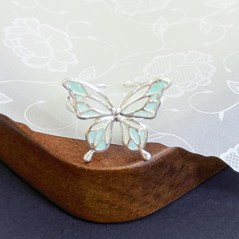 Small Fresh Niche High Sense Butterfly Flower Opening Ring Enamel Dripping Oil Adjustable Full Diamond Zircon Ring Woman Adjustable opening
Small Fresh Niche High Sense Butterfly Flower Opening Ring Enamel Dripping Oil Adjustable Full Diamond Zircon Ring Woman Adjustable opening