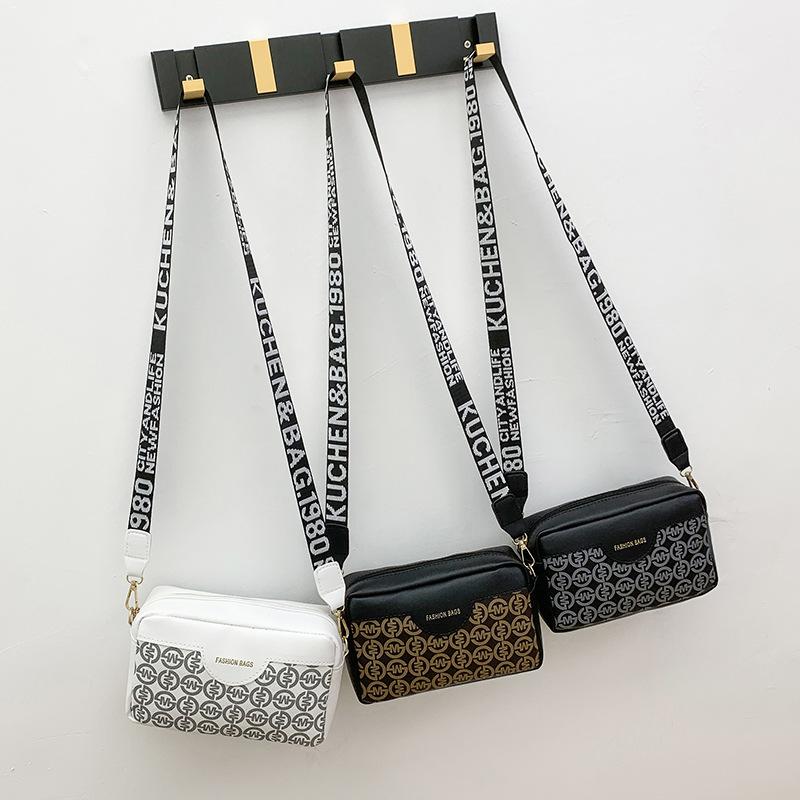 Niche women s bag women bag embossing trend messenger bag printing high-end new camera bag белый
Niche women s bag women bag embossing trend messenger bag printing high-end new camera bag белый
