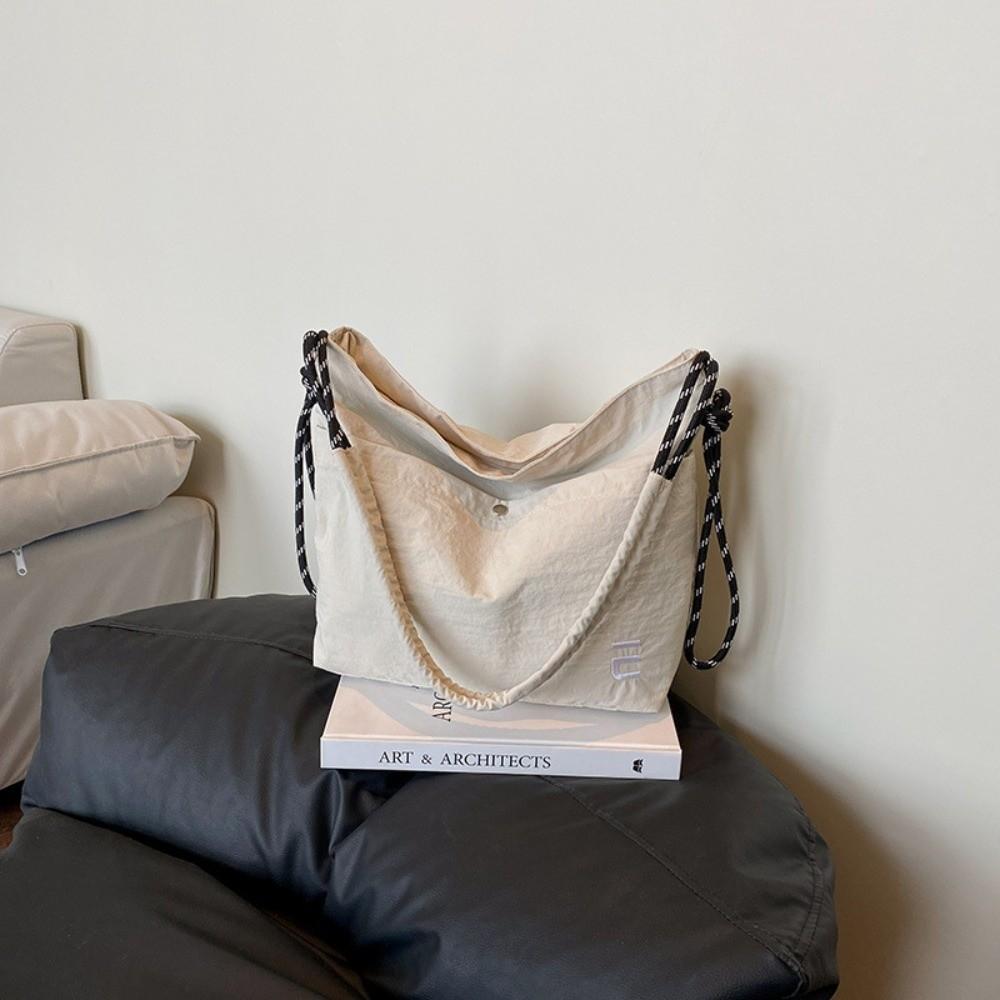 Stylish Light Weight Shoulder Bag Leisure Women s Handbags Fashion Nylon Messenger Bag Purse бежевий
Stylish Light Weight Shoulder Bag Leisure Women s Handbags Fashion Nylon Messenger Bag Purse бежевий