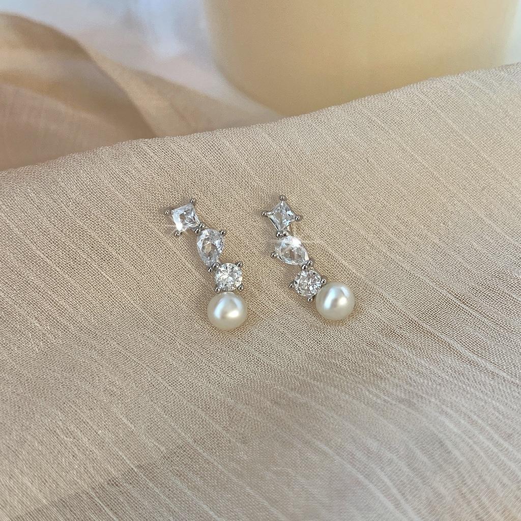 Solid 925 Sterling Silver Infinite Love Water Droplet Zircon Pearl Earrings Original Design For Women Wedding Fine Jewelry Gifts срібний
Solid 925 Sterling Silver Infinite Love Water Droplet Zircon Pearl Earrings Original Design For Women Wedding Fine Jewelry Gifts срібний