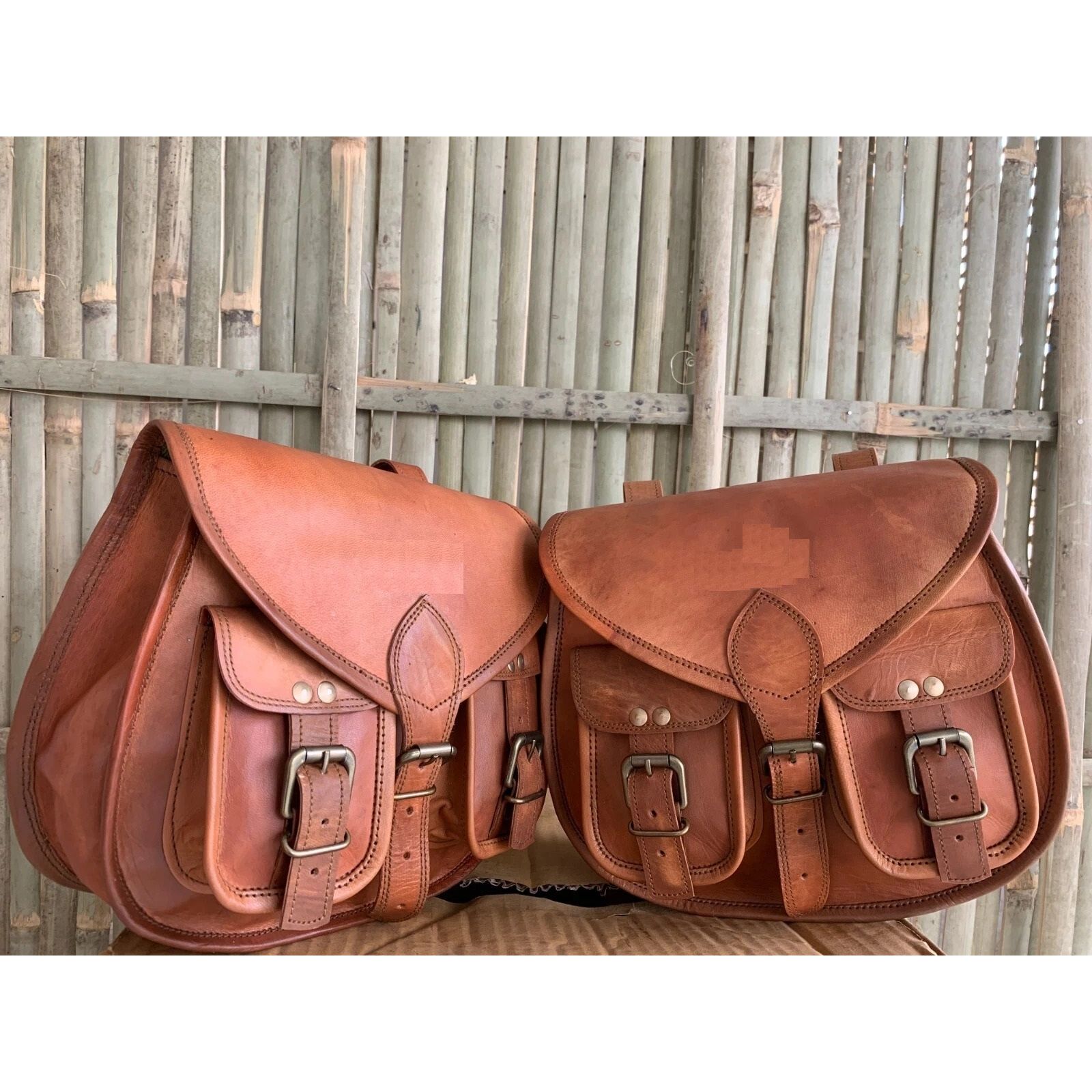 Goat Leather Motorcycle Saddle Bags Saddlebag Luggage Bag Multiple compartment 13 x 10 x 4 in
Goat Leather Motorcycle Saddle Bags Saddlebag Luggage Bag Multiple compartment 13 x 10 x 4 in