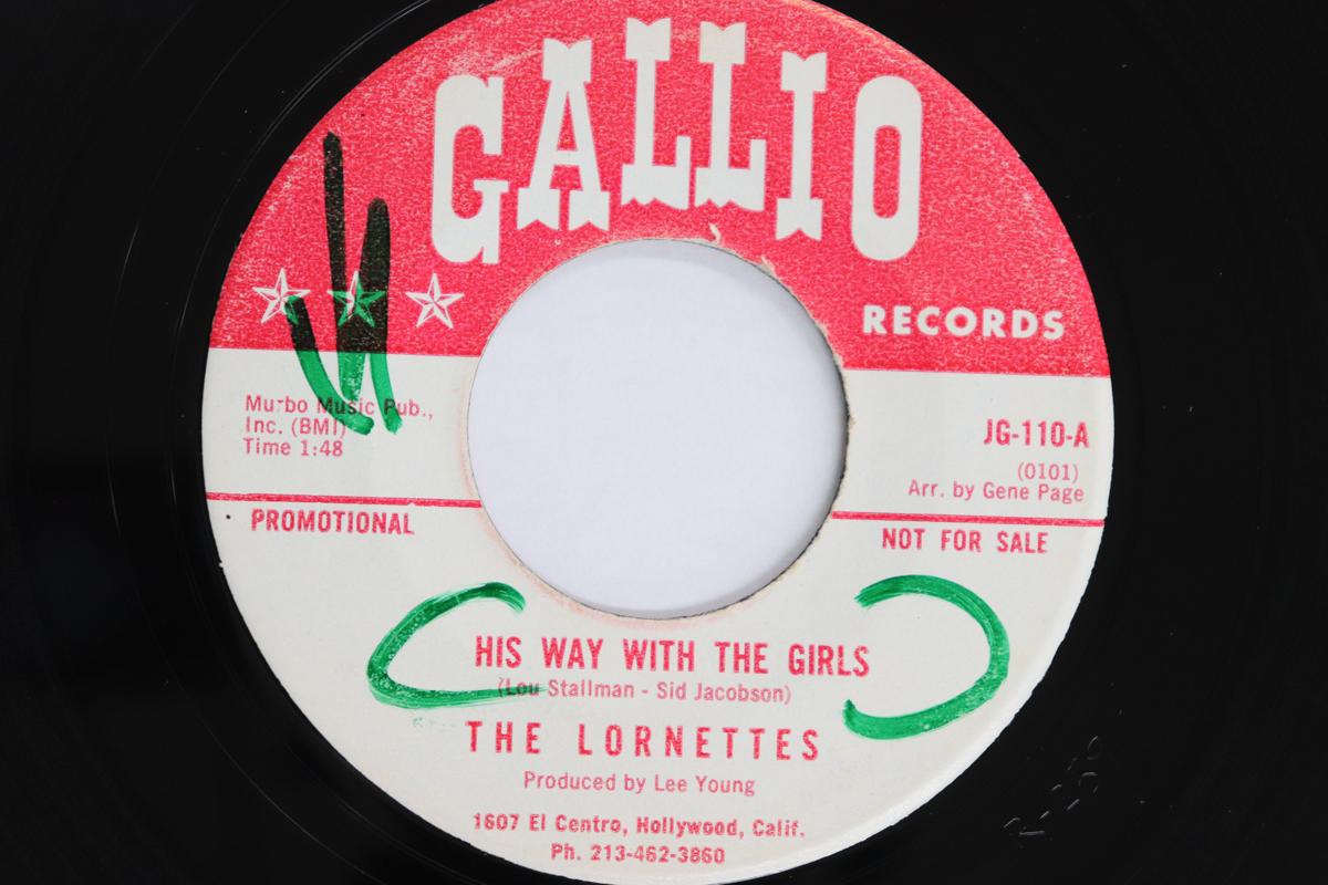 7inch Record LORNETTES - His Way With The Girls / Down The B JG110PROMO GALLIO RECORDS 1965 US Soul/Funk Used
7inch Record LORNETTES - His Way With The Girls / Down The B JG110PROMO GALLIO RECORDS 1965 US Soul/Funk Used
