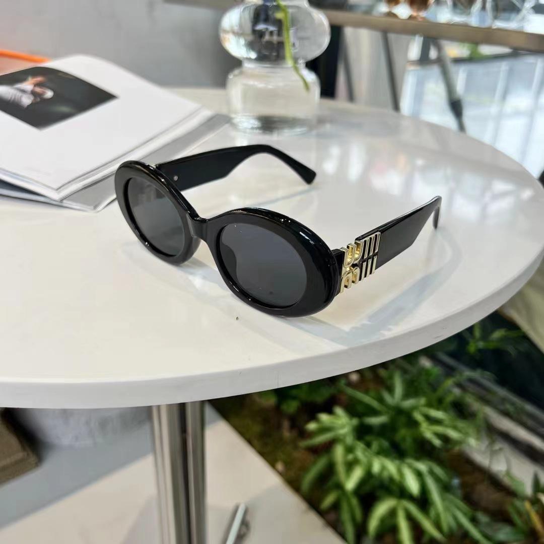 Fashionable Oval Shape Sunglasses ladies Fashion Stylish Anti-glare ladies Sun Glasses Travelling Hiking Fishing Male Sunglass
Fashionable Oval Shape Sunglasses ladies Fashion Stylish Anti-glare ladies Sun Glasses Travelling Hiking Fishing Male Sunglass