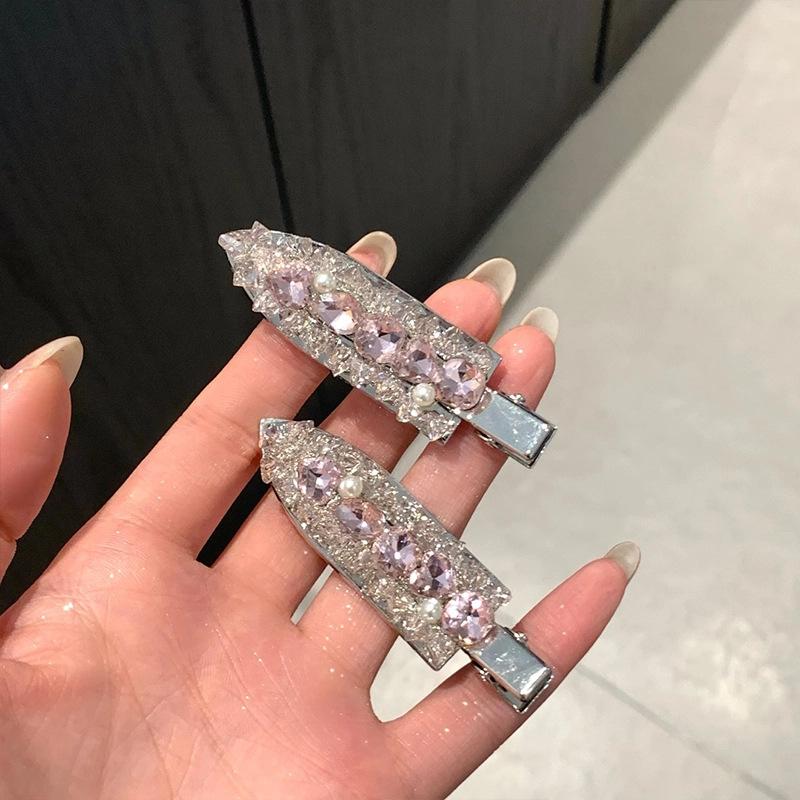 Korean Style Elegant Shiny Seamless Hair Clip Simple Versatile Side Clip Hair Accessories
Korean Style Elegant Shiny Seamless Hair Clip Simple Versatile Side Clip Hair Accessories