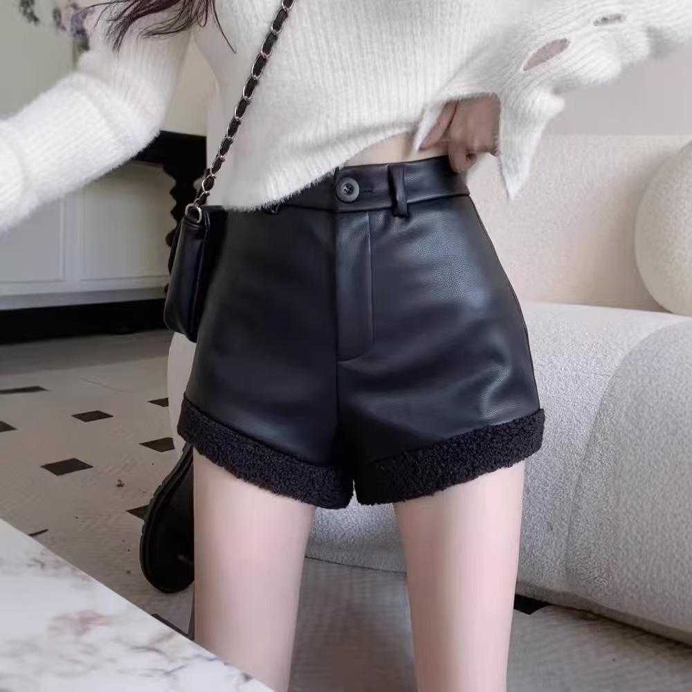 Lambswool Spliced PU Leather Wide Leg High-Waist A-Line Booty Shorts for Women - Autumn/Winter Sexy Outerwear XS коричневый
Lambswool Spliced PU Leather Wide Leg High-Waist A-Line Booty Shorts for Women - Autumn/Winter Sexy Outerwear XS коричневый