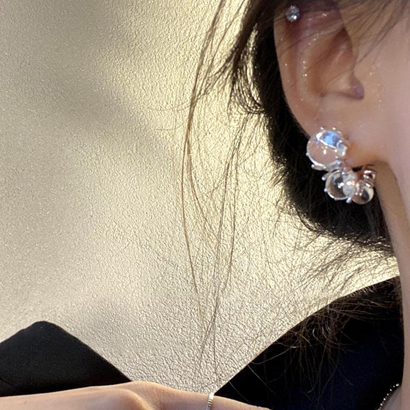 Ледяные Прозрачные Серьги с Бусинами: Уникальный, высококлассный дизайн в простом, холодном стиле для женщин
Ледяные Прозрачные Серьги с Бусинами: Уникальный, высококлассный дизайн в простом, холодном стиле для женщин