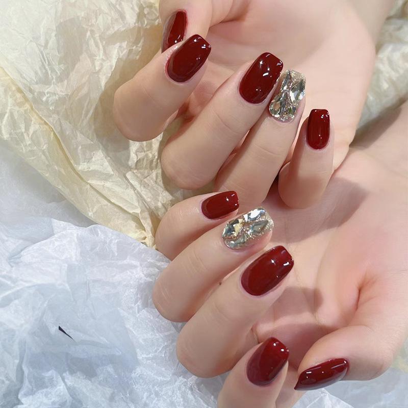 Spicy Girl Wine Red Crushed Diamond Medium-Long Nail Patches Gold Plated Sealant Glue Model
Spicy Girl Wine Red Crushed Diamond Medium-Long Nail Patches Gold Plated Sealant Glue Model