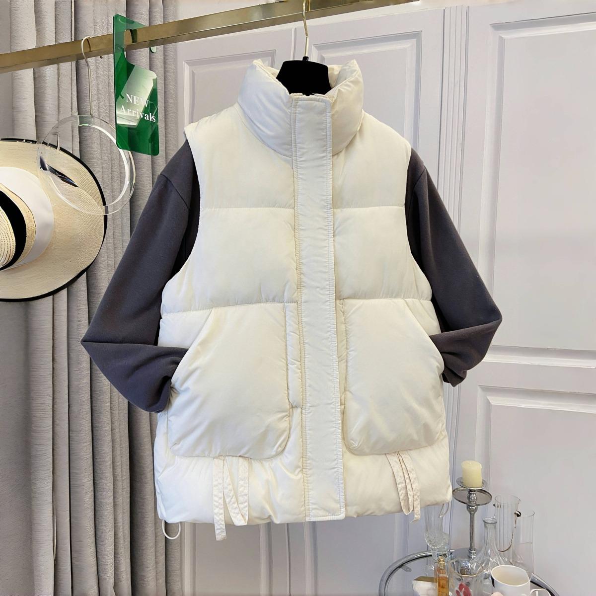 Unisex Korean Style Fashion Vest with Large Pockets – Warm Cotton Padded Gilet for Autumn/Winter XL брудно-білий
Unisex Korean Style Fashion Vest with Large Pockets – Warm Cotton Padded Gilet for Autumn/Winter XL брудно-білий