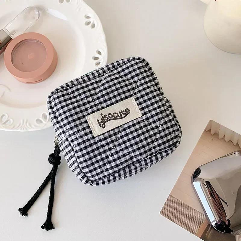 Mini Plaid Makeup Bags Headphone Key Lipstick Storage Bag Minimalist Checkered Cosmetic Bag Makeup Pouch Small Zipper Coin Purse чёрный
Mini Plaid Makeup Bags Headphone Key Lipstick Storage Bag Minimalist Checkered Cosmetic Bag Makeup Pouch Small Zipper Coin Purse чёрный