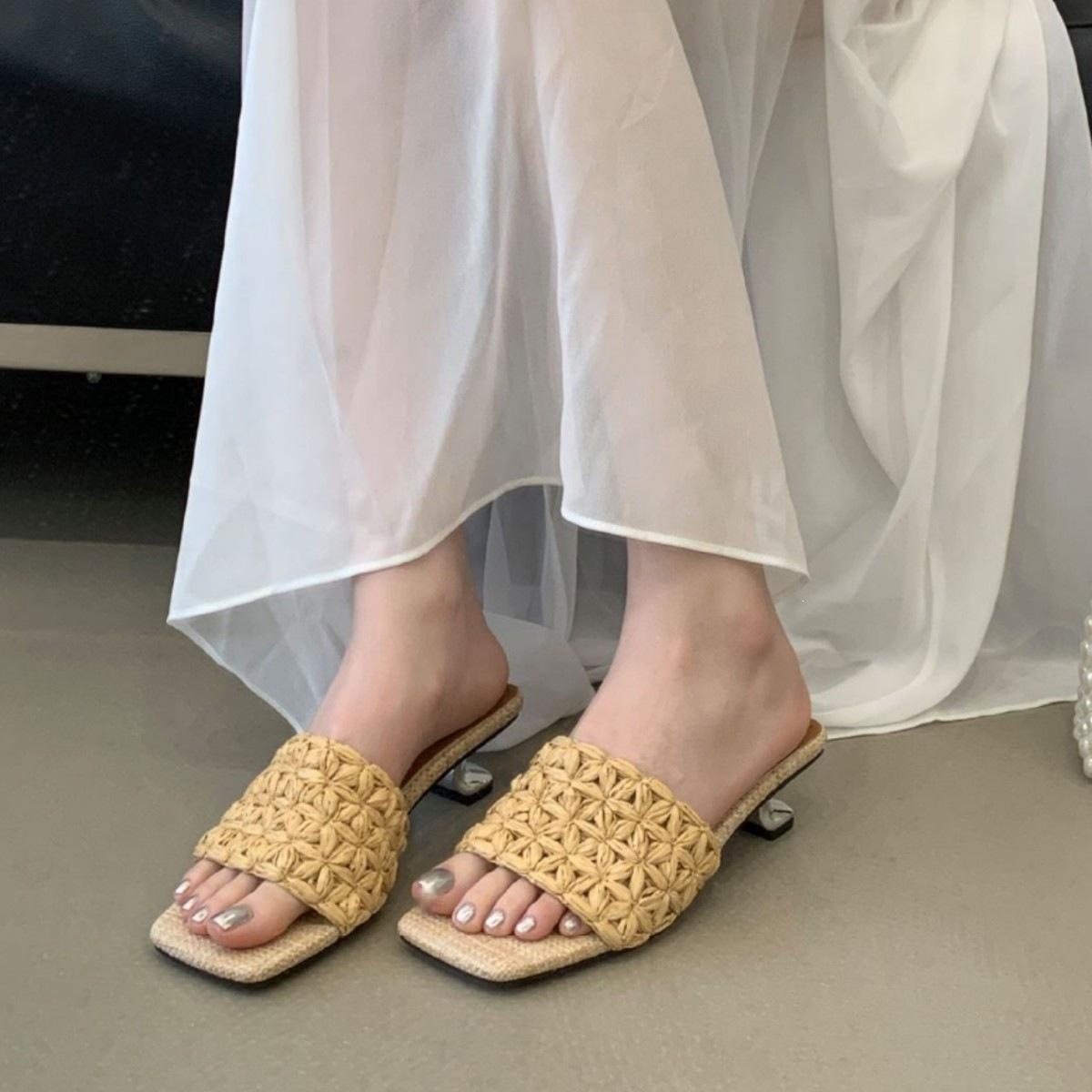 New Hollowed-Out Woven Wedge Heel Slippers Women S Fashion One-Word Cool Slippers Retro High Heels 39
New Hollowed-Out Woven Wedge Heel Slippers Women S Fashion One-Word Cool Slippers Retro High Heels 39