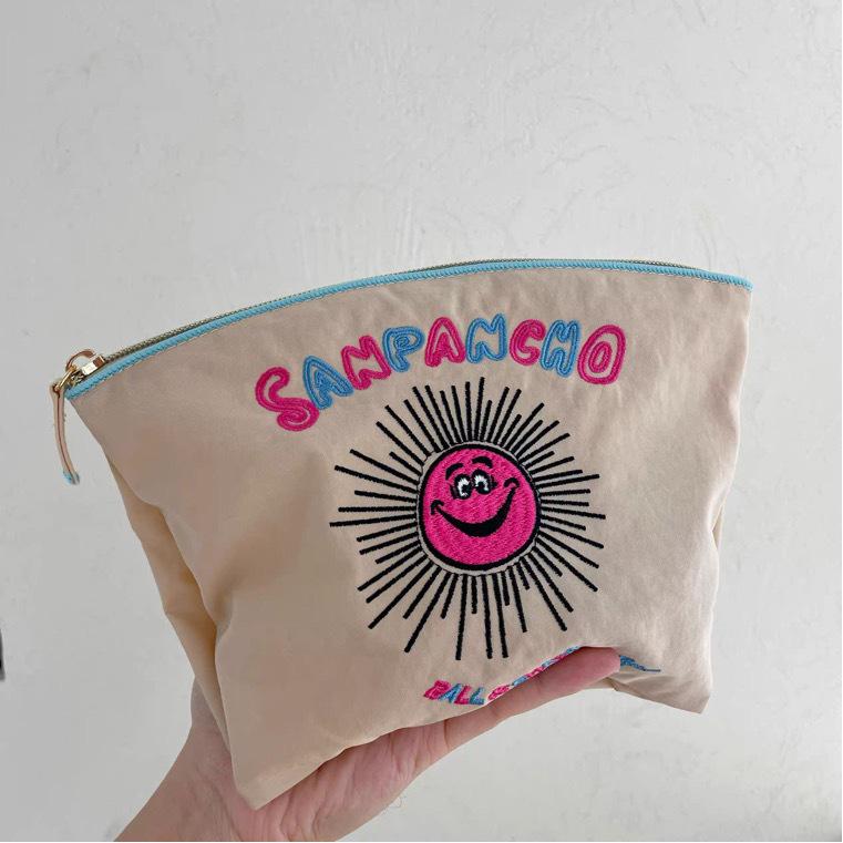 Экологичная водонепроницаемая женская косметичка в японском стиле с милой мультяшной вышивкой Vertical
Экологичная водонепроницаемая женская косметичка в японском стиле с милой мультяшной вышивкой Vertical