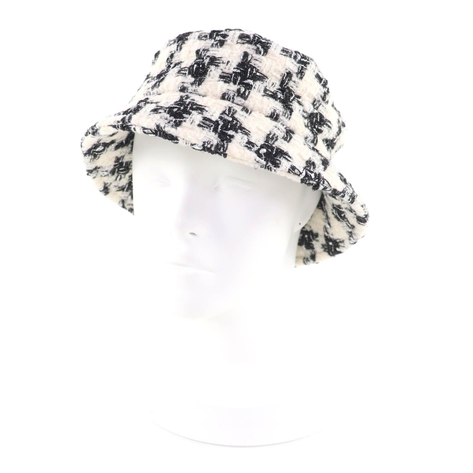 Excellent CHANEL hat White black wool Women M 20B Used
Excellent CHANEL hat White black wool Women M 20B Used