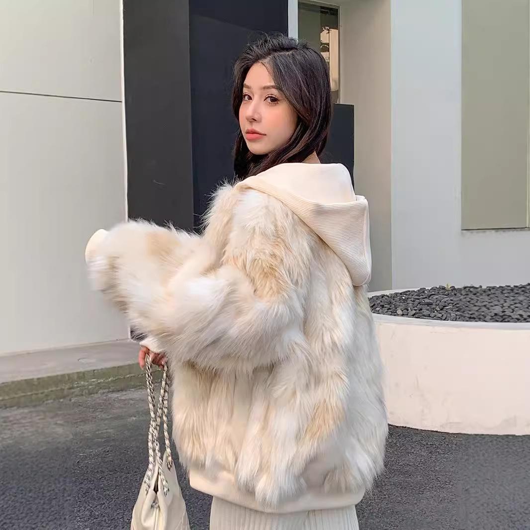 Tri-Color Women s Winter Fox Fur Hooded Jacket - Plush, Ribbed, and Zippered Large
Tri-Color Women s Winter Fox Fur Hooded Jacket - Plush, Ribbed, and Zippered Large