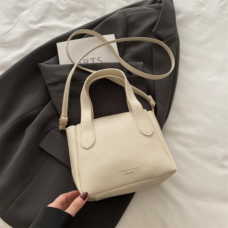 Корейская модная трендовая сумка-ведро женская 2025 весна и лето простая универсальная сумка через плечо повседневная женская сумка тренд
Корейская модная трендовая сумка-ведро женская 2025 весна и лето простая универсальная сумка через плечо повседневная женская сумка тренд