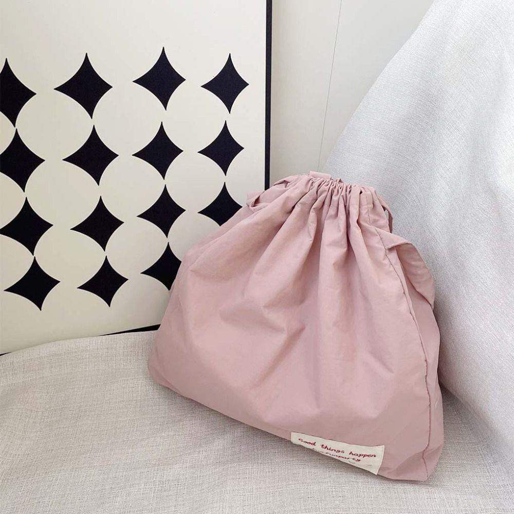 Niche Design Drawstring Sport Crossbody Bag Korean Style Shoulder Bag Light Soft Nylon Bag Girls розовый
Niche Design Drawstring Sport Crossbody Bag Korean Style Shoulder Bag Light Soft Nylon Bag Girls розовый