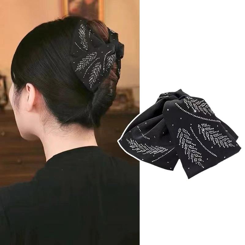Elegant Pearls Big Bow Hair Claw For Women Girls Sweet Hair Ornament Hair Clips Hairpins Hair Accessories as the picture
Elegant Pearls Big Bow Hair Claw For Women Girls Sweet Hair Ornament Hair Clips Hairpins Hair Accessories as the picture