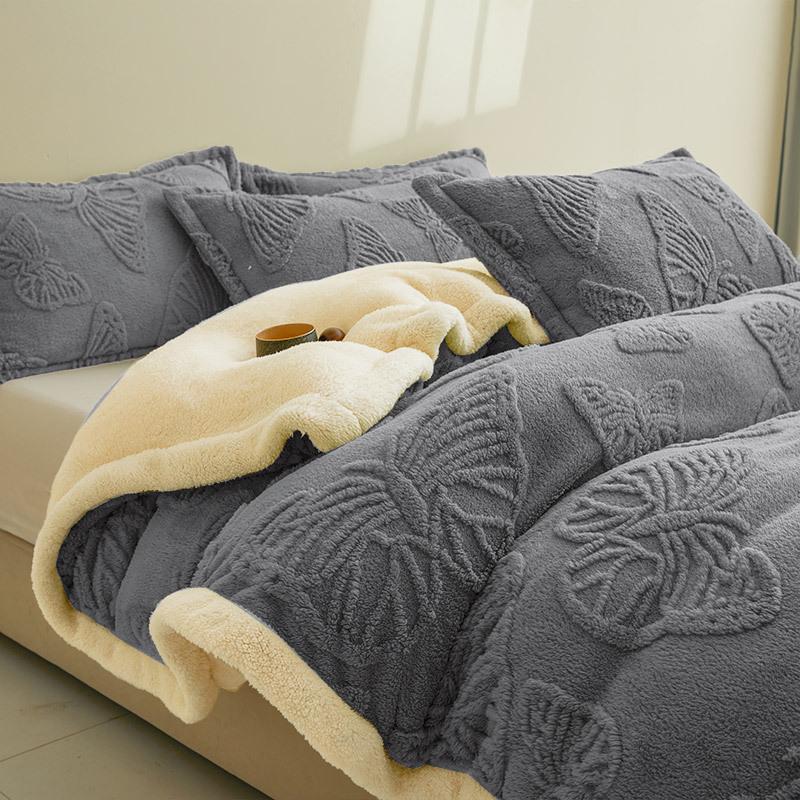 Soft and Comfortable Quilt Cover Sofa Nap Blanket Tafu Velvet Double-layer Autumn and Winter Warm Thickened Blanket 150X200cm сірий
Soft and Comfortable Quilt Cover Sofa Nap Blanket Tafu Velvet Double-layer Autumn and Winter Warm Thickened Blanket 150X200cm сірий