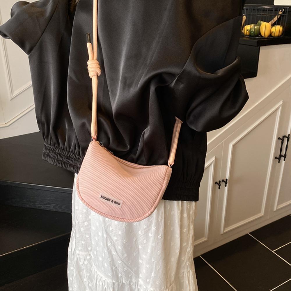Waterproof Half Moon Bags Korean Style Sports Crossbody Bag Simple Dumpling Shoulder Bag Unisex чорний
Waterproof Half Moon Bags Korean Style Sports Crossbody Bag Simple Dumpling Shoulder Bag Unisex чорний