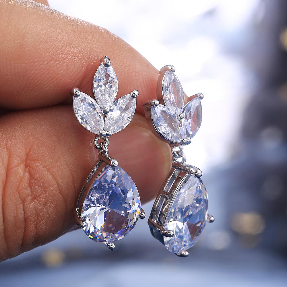 Huitan Luxury Wedding Bridal Drop Earring Zircon Dazzling Crystal Zircon Classic Design Noble Women Party Earrings New Arrival WHITE
Huitan Luxury Wedding Bridal Drop Earring Zircon Dazzling Crystal Zircon Classic Design Noble Women Party Earrings New Arrival WHITE