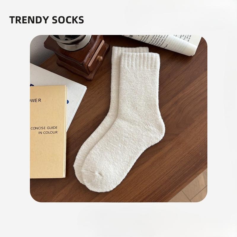 Men s Winter Warm and Thick Socks, Wool Socks, Men s Mid-calf Socks, Winter Woolen Socks, Long Sleep Socks 1 pair білий
Men s Winter Warm and Thick Socks, Wool Socks, Men s Mid-calf Socks, Winter Woolen Socks, Long Sleep Socks 1 pair білий
