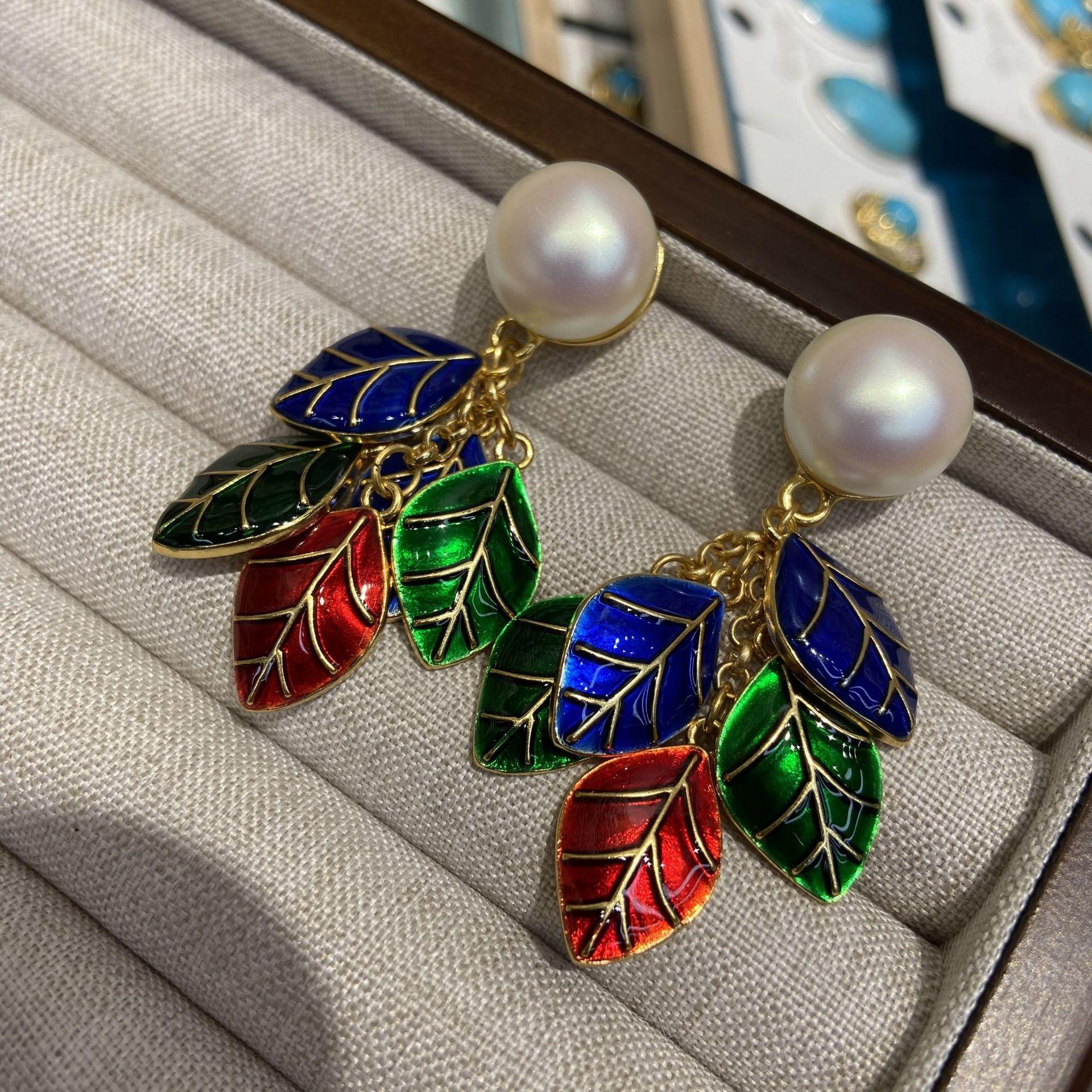 Vintage Court Style Enamel Dripping Oil Colored Leaf Stud Earrings Copper Gold-Plated Non-Fading Ear Jewelry
Vintage Court Style Enamel Dripping Oil Colored Leaf Stud Earrings Copper Gold-Plated Non-Fading Ear Jewelry