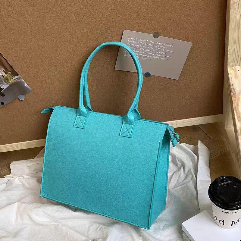 Large Capacity Felt Tote Bag with Zipper - Versatile Shopping and Shoulder Handbag, Customizable with Logo
Large Capacity Felt Tote Bag with Zipper - Versatile Shopping and Shoulder Handbag, Customizable with Logo