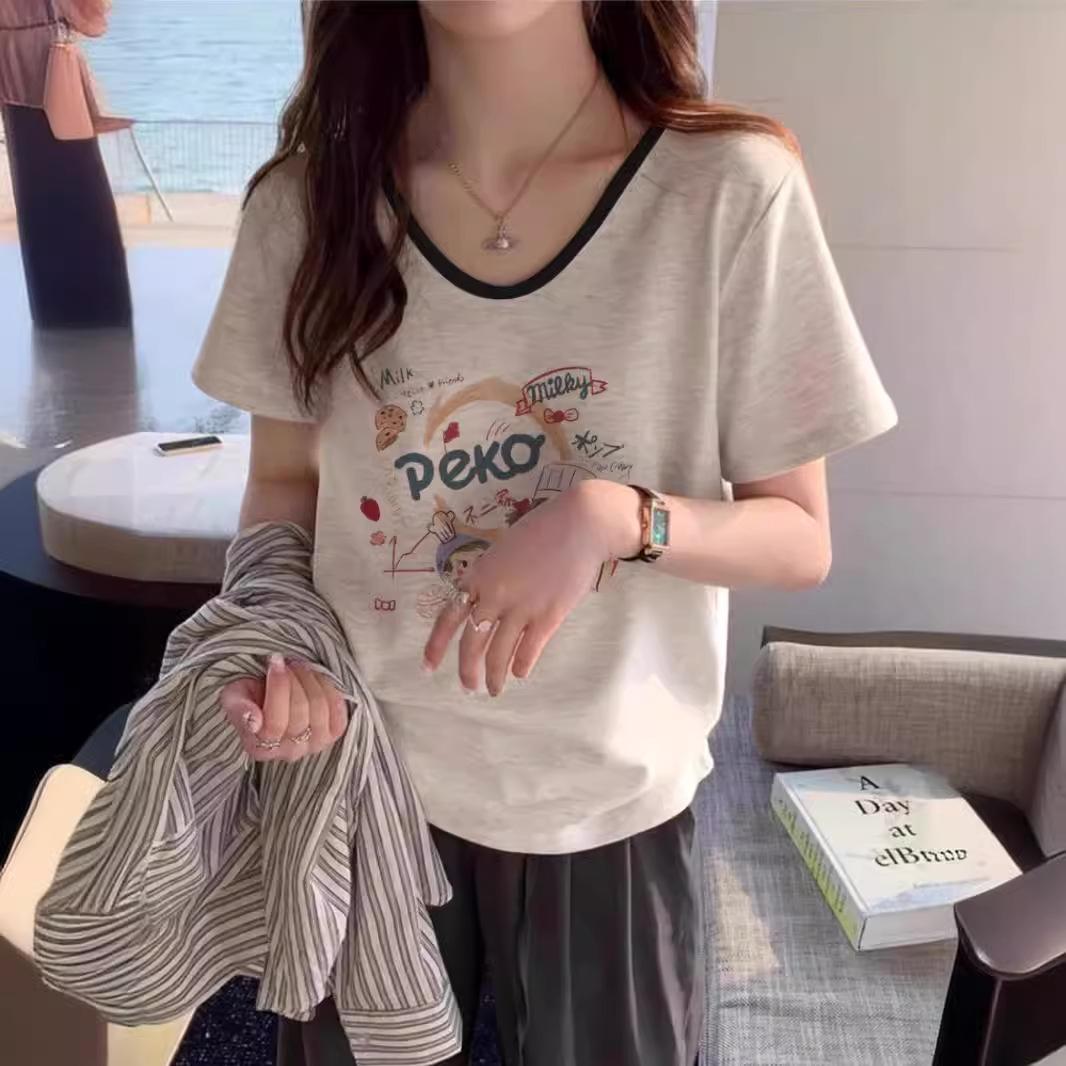 beige contrasting color short-sleeved T-shirt women s shoulder pure cotton loose and thin belly covering casual versatile small V-neck top S
beige contrasting color short-sleeved T-shirt women s shoulder pure cotton loose and thin belly covering casual versatile small V-neck top S