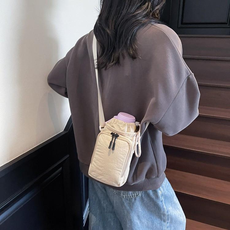 Simple Mini Canvas Bag Simple Casual Lightweight Mobile Phone Small Square Bag Drawstring Bundle One Shoulder Crossbody Bag чорний
Simple Mini Canvas Bag Simple Casual Lightweight Mobile Phone Small Square Bag Drawstring Bundle One Shoulder Crossbody Bag чорний