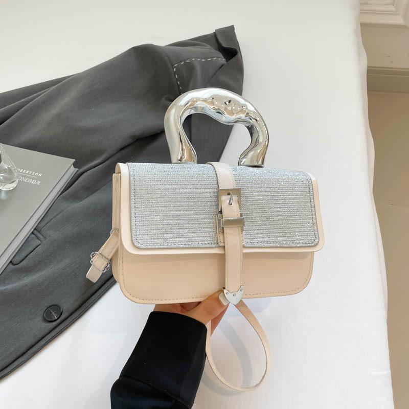 Simple new Korean version solid color messenger small square bag Internet celebrity handbag small fresh shoulder bag foreign style versatile bag срібний
Simple new Korean version solid color messenger small square bag Internet celebrity handbag small fresh shoulder bag foreign style versatile bag срібний