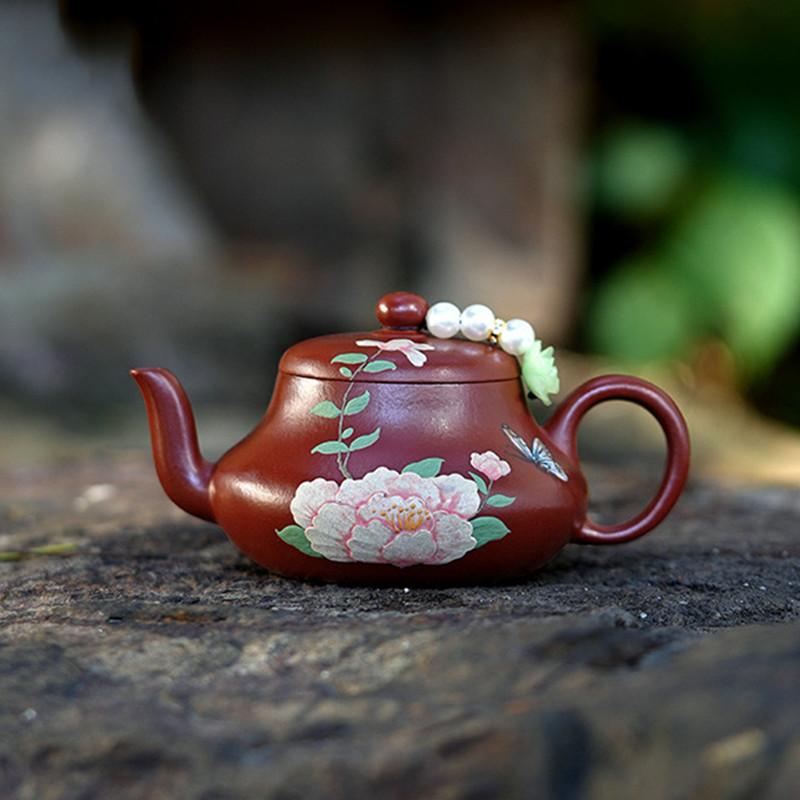 Chinese Yixing Purple Clay Teapot Handmade Flowers Tea Pot Beauty Tea Infuser Household Kettle Raw Ore Zisha Teaware 120ml
Chinese Yixing Purple Clay Teapot Handmade Flowers Tea Pot Beauty Tea Infuser Household Kettle Raw Ore Zisha Teaware 120ml