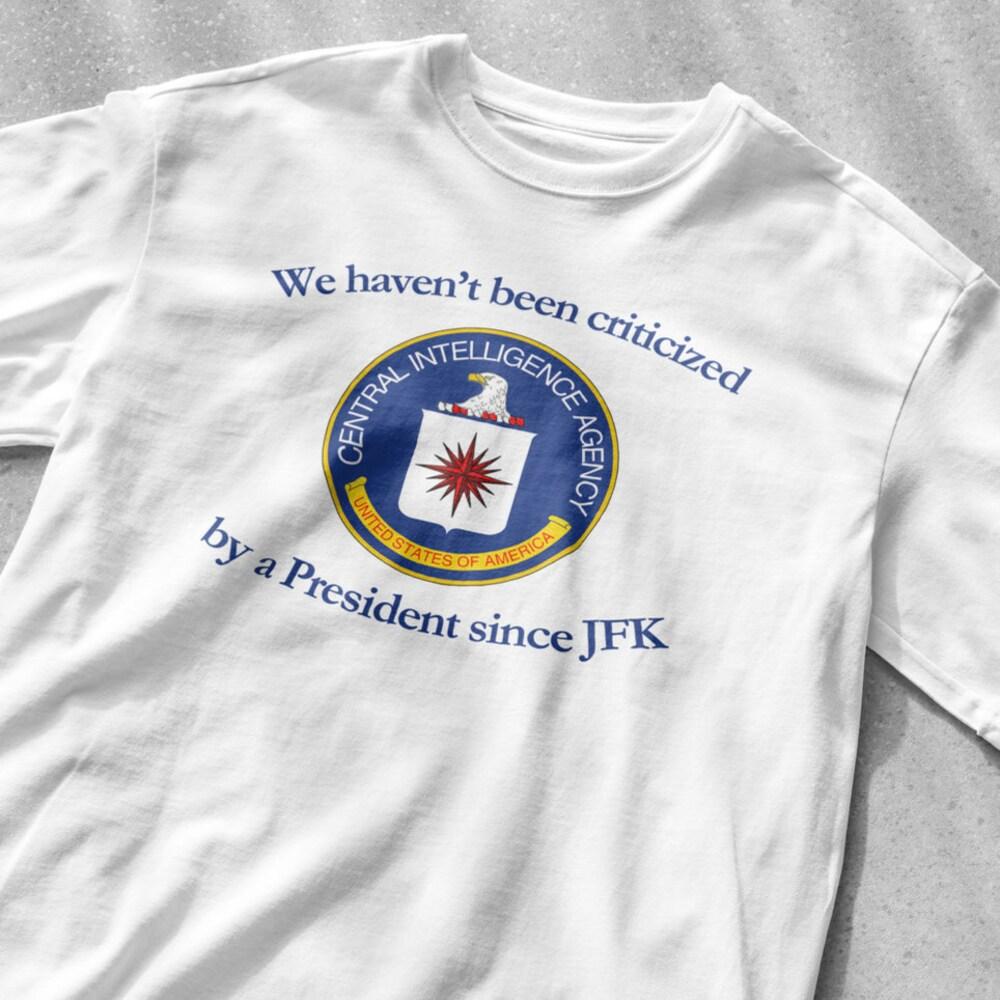 Футболка из 100% хлопка плотностью 230 г/м2 с надписью «ЦРУ» «Нас не критиковал ни один президент со времен Джона Кеннеди» Футболка с надписью «ЦРУ» Политика Футболка с надписью «Американская футболка» Футболка с мемами Смешная футболка XS белый
Футболка из 100% хлопка плотностью 230 г/м2 с надписью «ЦРУ» «Нас не критиковал ни один президент со времен Джона Кеннеди» Футболка с надписью «ЦРУ» Политика Футболка с надписью «Американская футболка» Футболка с мемами Смешная футболка XS белый
