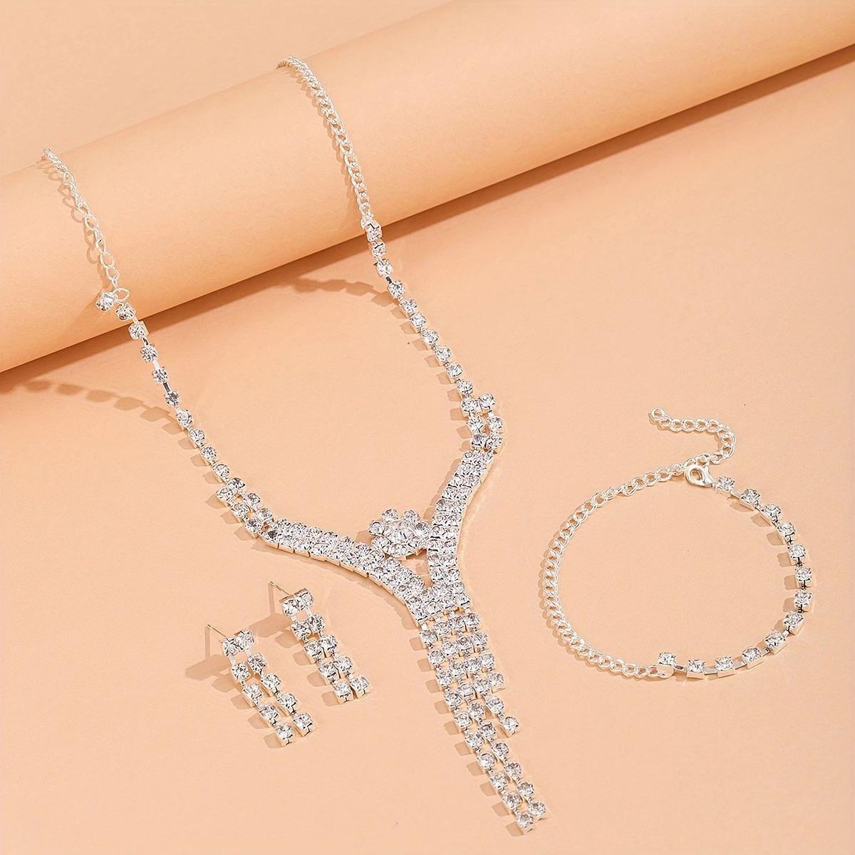 Fashion Dinner Clothing Jewelry Set Tassel Rhinestone Necklace Clavicle Chain Personality Trend Bridal Necklace Bracelet срібний
Fashion Dinner Clothing Jewelry Set Tassel Rhinestone Necklace Clavicle Chain Personality Trend Bridal Necklace Bracelet срібний