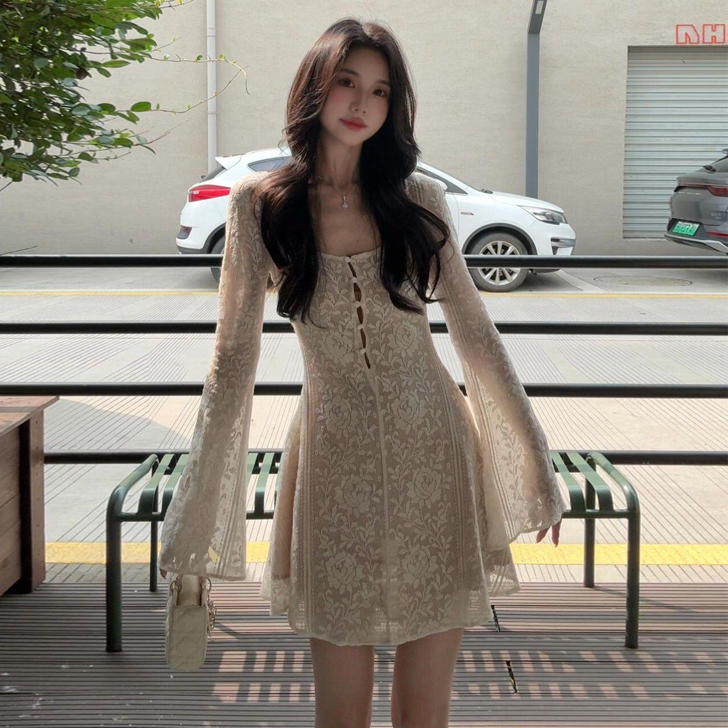 Elegant Lace Waist-Cinching Long Sleeve Dress for Women - Autumn/Winter 2026 M
Elegant Lace Waist-Cinching Long Sleeve Dress for Women - Autumn/Winter 2026 M