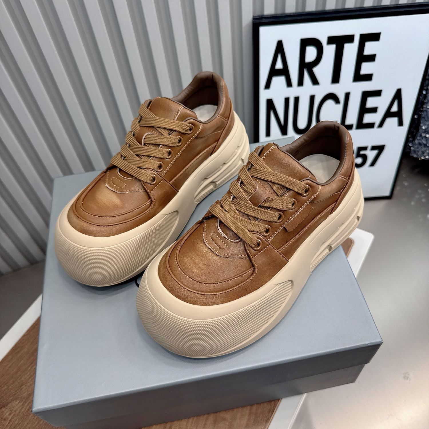 Осенняя женская обувь уродливая милая платформа женская обувь звезда осень хлеб новые увеличивающие рост повседневные туфли 40 коричневый
Осенняя женская обувь уродливая милая платформа женская обувь звезда осень хлеб новые увеличивающие рост повседневные туфли 40 коричневый