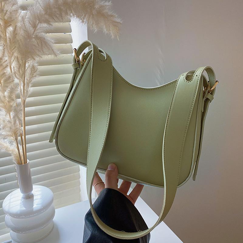 Simple bag women s 2025 new fashion shoulder bag texture tote bag retro messenger women s bag underarm bag коричневий
Simple bag women s 2025 new fashion shoulder bag texture tote bag retro messenger women s bag underarm bag коричневий