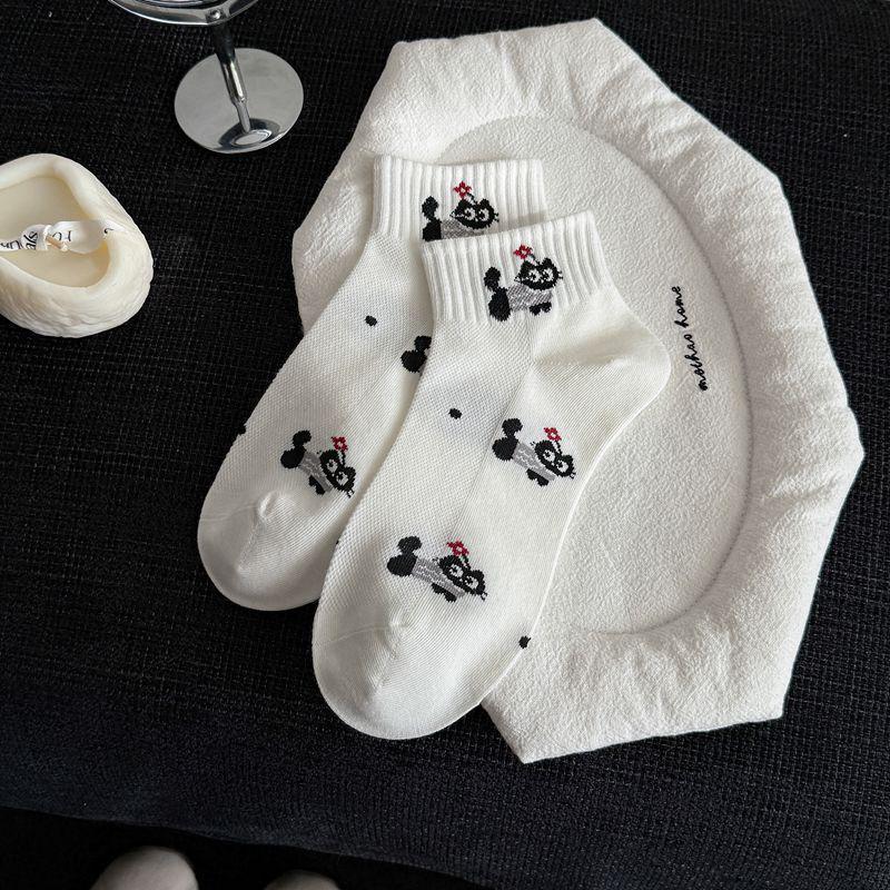 Black and White Embroidered Cotton Ankle Socks - Korean Style for Spring & Summer One Size
Black and White Embroidered Cotton Ankle Socks - Korean Style for Spring & Summer One Size