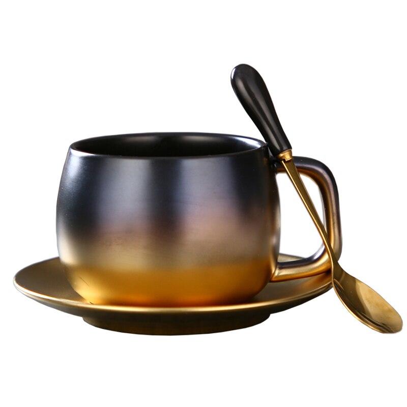 Creative gradient ceramic coffee cup pulling gold, rough surface, set of simple English cups of tea, latte, coffee, coffee and slippers.
Creative gradient ceramic coffee cup pulling gold, rough surface, set of simple English cups of tea, latte, coffee, coffee and slippers.