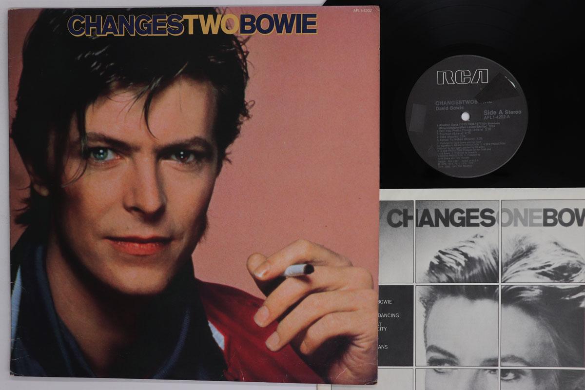 Виниловая пластинка DAVID BOWIE Changestwobowie AFL14202 RCA 1981 США Рок Б/у
Виниловая пластинка DAVID BOWIE Changestwobowie AFL14202 RCA 1981 США Рок Б/у