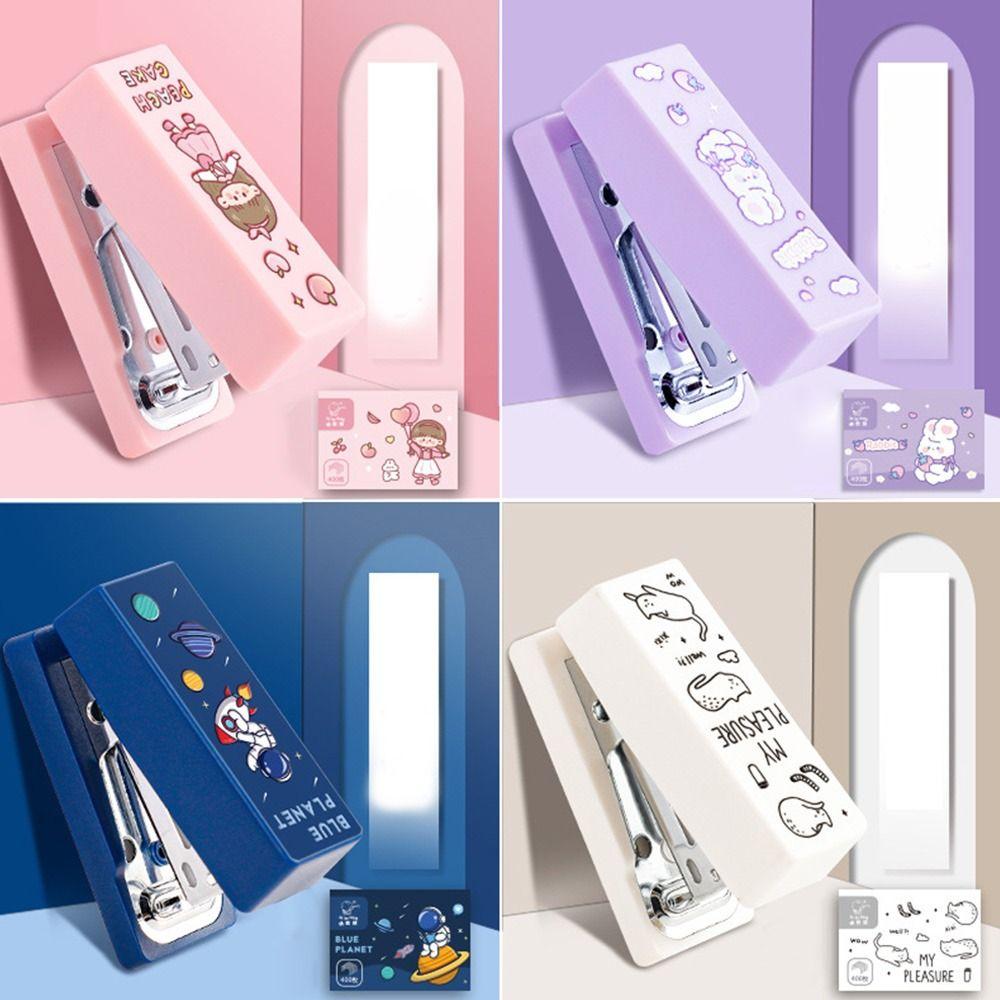 2 комплекта Kawaii, креативный подарок для студентов с 400 шт. скоб, набор степлеров, инструменты для переплета, мини-степлер
2 комплекта Kawaii, креативный подарок для студентов с 400 шт. скоб, набор степлеров, инструменты для переплета, мини-степлер
