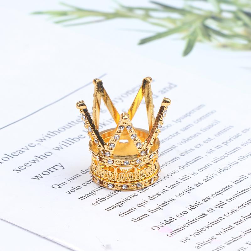 Аксессуары для кукол Металлическая корона Головной убор Аксессуары для волос для кукольного домика Игрушка
Аксессуары для кукол Металлическая корона Головной убор Аксессуары для волос для кукольного домика Игрушка