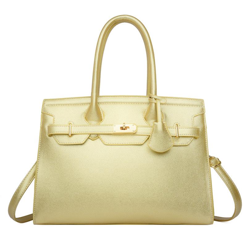 Женская сумка новая сумка-тоут модный тренд портативная простая сумка на плечо сумка-мессенджер золотой
Женская сумка новая сумка-тоут модный тренд портативная простая сумка на плечо сумка-мессенджер золотой