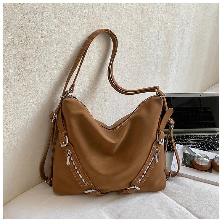 Retro bag women s large-capacity winter new casual shoulder bag high-value backpack backpack
Retro bag women s large-capacity winter new casual shoulder bag high-value backpack backpack
