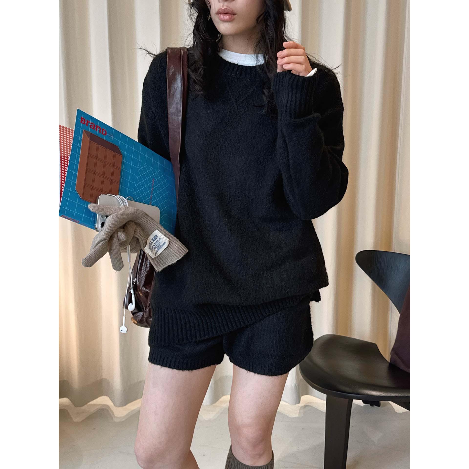 Korean Style Spring Knit Wool Sweater & Shorts Two-Piece Set - Women s Fashionable, Loose, and Comfortable. One Size чорний
Korean Style Spring Knit Wool Sweater & Shorts Two-Piece Set - Women s Fashionable, Loose, and Comfortable. One Size чорний