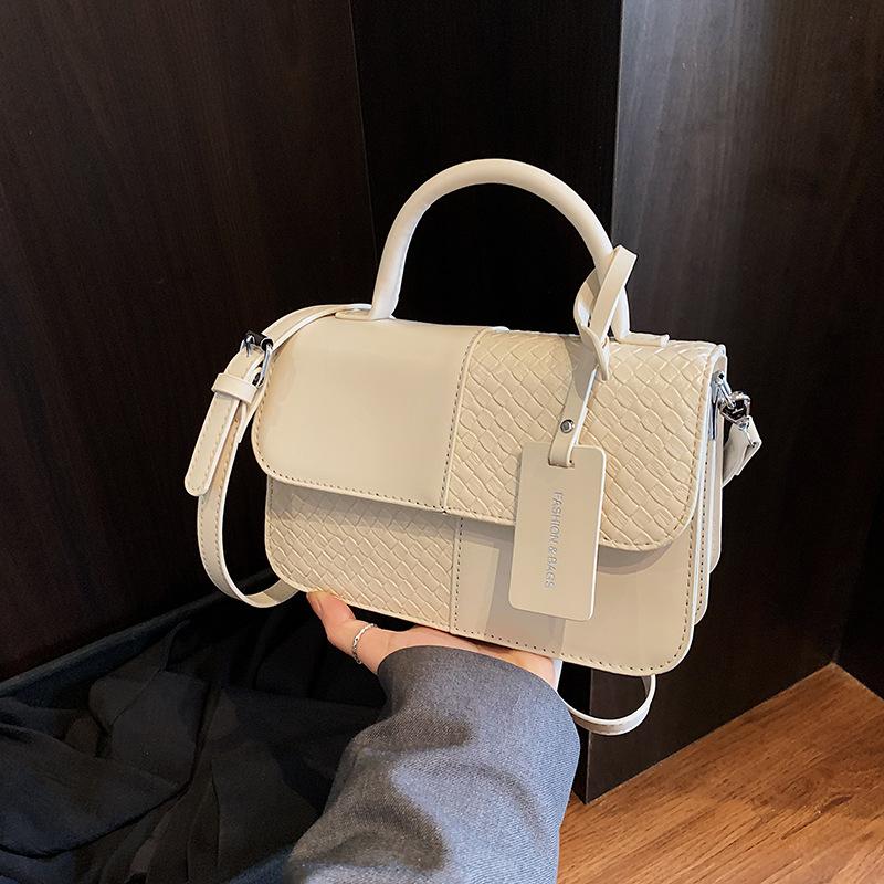 Handheld small bag women s new fashion versatile commuter shoulder messenger bag small square bag белый
Handheld small bag women s new fashion versatile commuter shoulder messenger bag small square bag белый