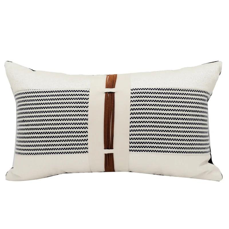 Чехол на подушку для дивана в гостиную отеля High End Villa, черно-белая декоративная наволочка в тон
Чехол на подушку для дивана в гостиную отеля High End Villa, черно-белая декоративная наволочка в тон