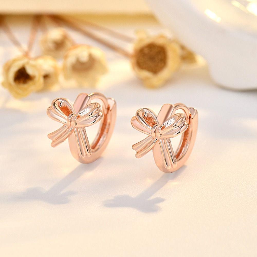Minimalist Bow Earrings High Sense Ear Stud Delicate Bowknot Stud Earrings Party style 1
Minimalist Bow Earrings High Sense Ear Stud Delicate Bowknot Stud Earrings Party style 1