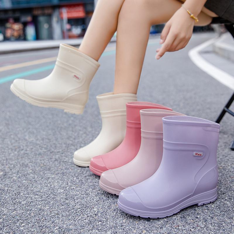 Japanese new medium tube rain shoes women s fashion water shoes wear non-slip medium tube water shoes adult high tube rain boots 40
Japanese new medium tube rain shoes women s fashion water shoes wear non-slip medium tube water shoes adult high tube rain boots 40