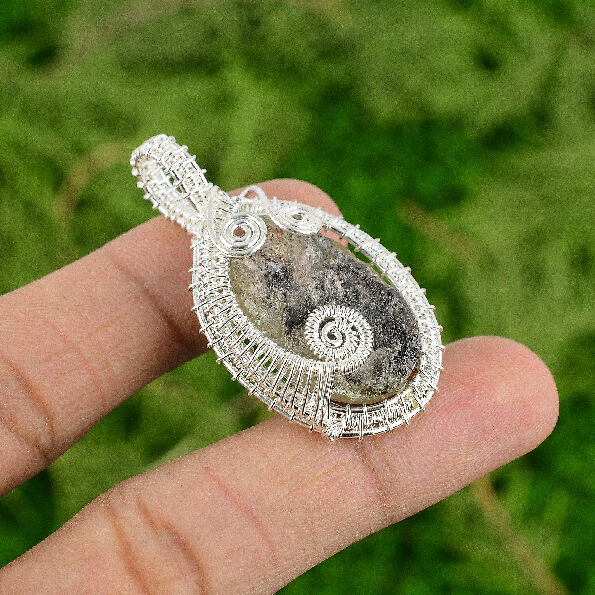 925 Sterling Silver Oval Natural Garden Quartz Rough Sister Wire Wrap Pendant
925 Sterling Silver Oval Natural Garden Quartz Rough Sister Wire Wrap Pendant