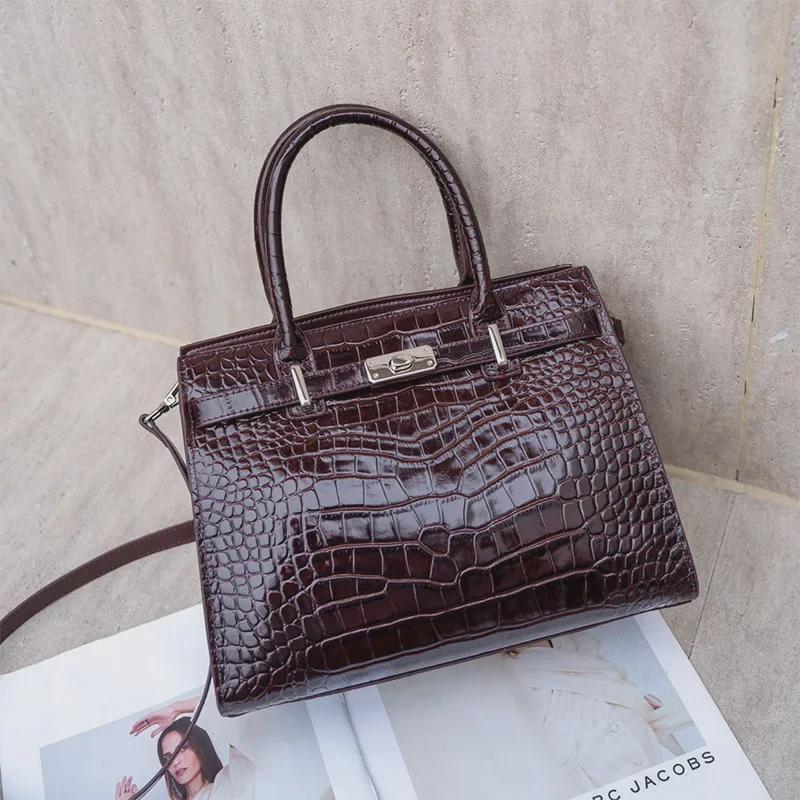 2024 Высококачественная женская универсальная офисная сумка большой вместимости кофейный
2024 Высококачественная женская универсальная офисная сумка большой вместимости кофейный